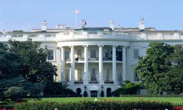 एच-1बी वीजा शुल्क रद्द होने पर White House ने किया ट्रंप का बचाव