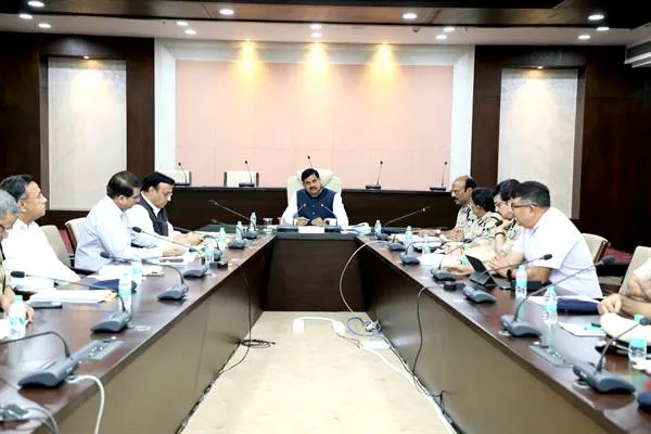 बेहतर कानून व्यवस्था के लिए वरिष्ठ अधिकारी भी रहें मुस्तैद : CM Dr. Mohan Yadav