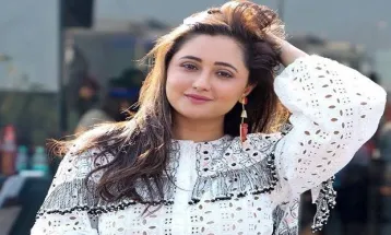 Rashami Desai ने बेहद खूबसूरत पुरानी तस्वीरें की शेयर, हुई भावुक