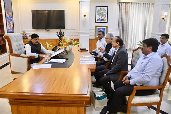 CM Dr. Yadav से सुजलॉन ग्रुप के सीईओ कपूर ने की भेंट