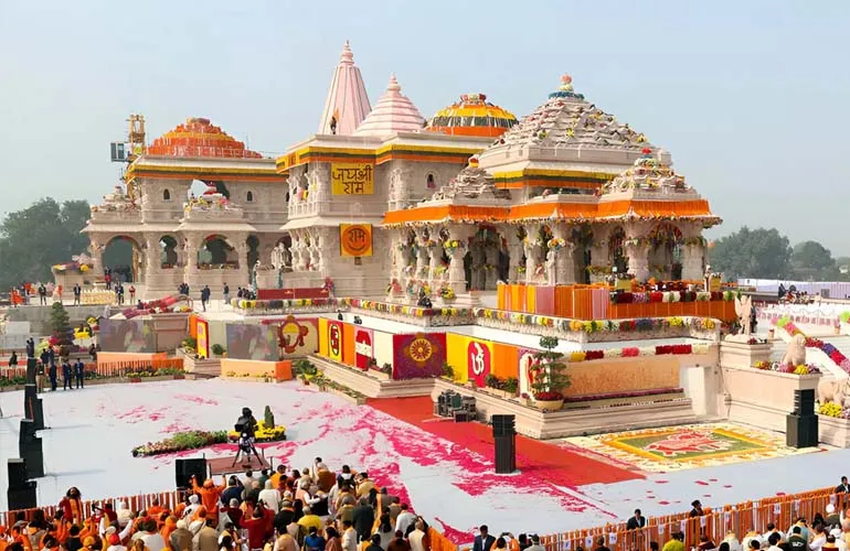 Ram Mandir के सीईओ के लिए डिग्री नहीं, भक्ति भाव जरुरी