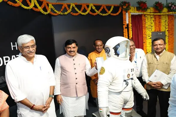 अंतरिक्ष दीर्घा में विज्ञान से संबंधित कृतियां विश्व स्तरीय : CM Dr. Yadav