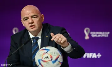 विश्व कप में कई विवादों के बीच भी फीफा प्रमख Infantino मजबूत होकर उभरे