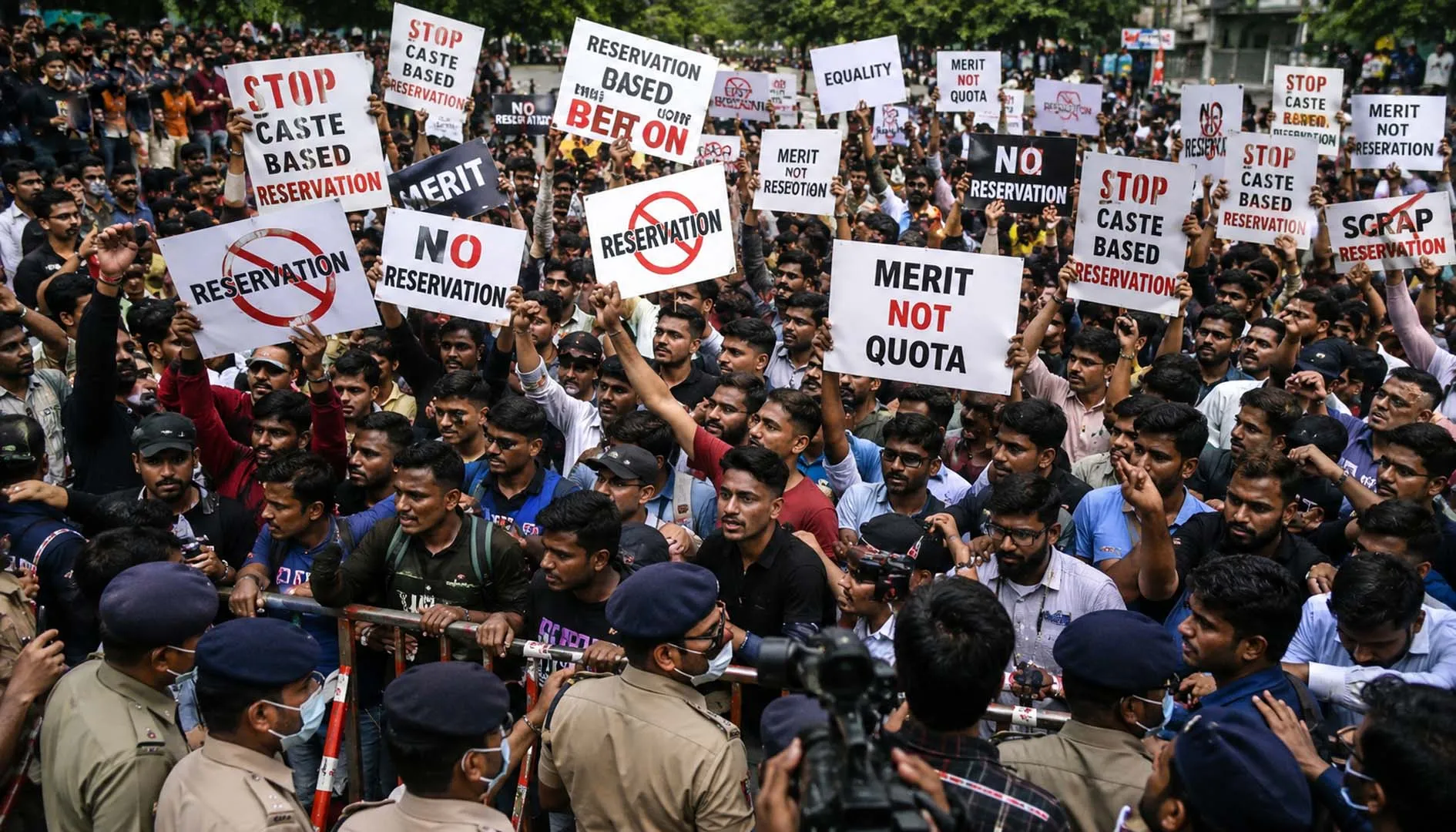 Reservation को लेकर फिर तेज हुई बहस और विरोध की आवाज़ें