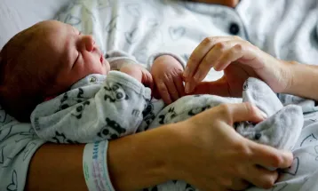 Italy में घटती जन्मदर बनी चिंता का कारण
