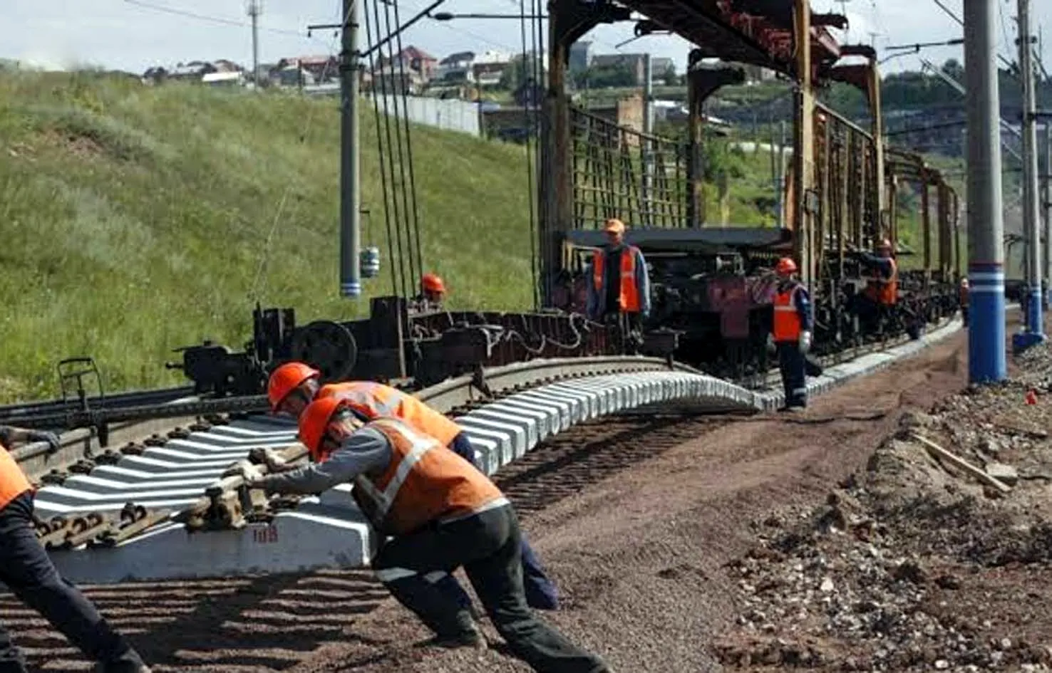 Russia से भारत तक चलेगी ट्रेन, तालिबान ने दी सुरक्षा की गारंटी