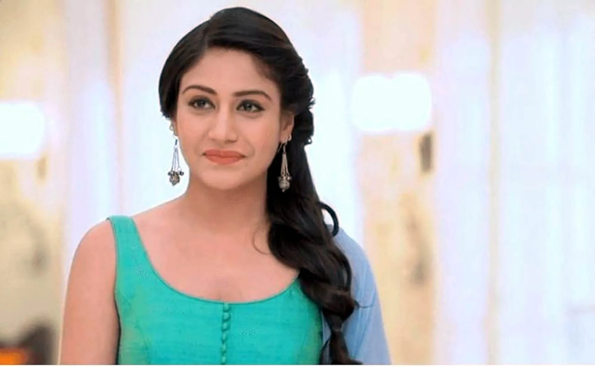 मैं प्राकृतिक तरीके से मां बनने में विश्वास रखती हूं: Surbhi Chandna