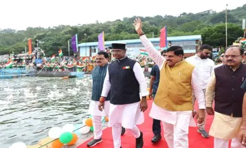 बड़े तालाब में तिरंगा नौका यात्रा निकालकर प्रदेश ने रचा नया कीर्तिमान : CM Dr. Yadav