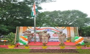 Independence Day के अवसर पर पुलिस अधीक्षक कार्यालय में वरिष्ठ पुलिस अधीक्षक ने किया ध्वजारोहण