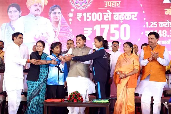 बहनों का सम्मान और आर्थिक सशक्तिकरण हमारी सर्वोच्च प्राथमिकता : CM Dr. Yadav