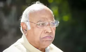 शुद्धिकरण मामले पर नेताओं के समर्थन नहीं देने से दुखी हुए Kharge