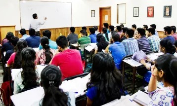 मुफ्त में प्रतियोगी परीक्षाओं की तैयारी कराएगी Government, छोटे शहरों के छात्रों को मिलेगा लाभ