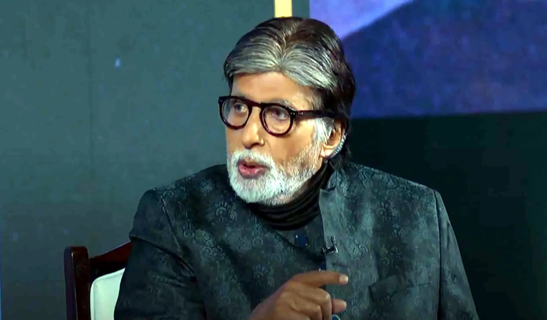 पत्नी से शादी की तारीख भूलना भारी पड़ सकता है पतियों को: Amitabh