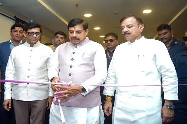 CM Dr. Yadav ने किया तकनीक, नवाचार और नवीन ट्रांसपोर्ट सिस्टम पर केन्द्रित प्रदर्शनी का शुभारंभ