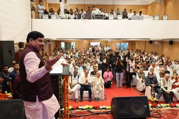कठिनाईयों और संघर्ष के बावजूद अपनी पहचान और गौरव को बनायें रखने वाले सिंधी समाज पर सभी को गर्व : CM Dr. Yadav