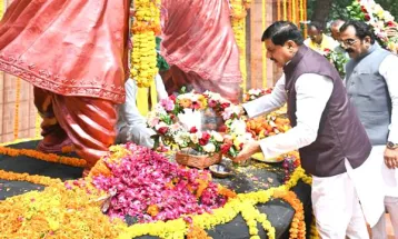 CM Dr. Yadav ने अमर शहीद राजा शंकर शाह एवं कुंवर रघुनाथ शाह को अर्पित की श्रद्धांजलि