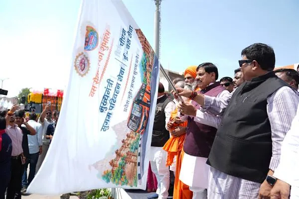 CM Dr. Yadav ने महाकाल लोक से पीएम ई-बस सेवा एवं उज्जैन दर्शन सेवा का किया शुभारंभ