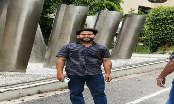 University के बाहर सड़क हादसे में BBA छात्र की मौत, कंटेनर की टक्कर की आशंका