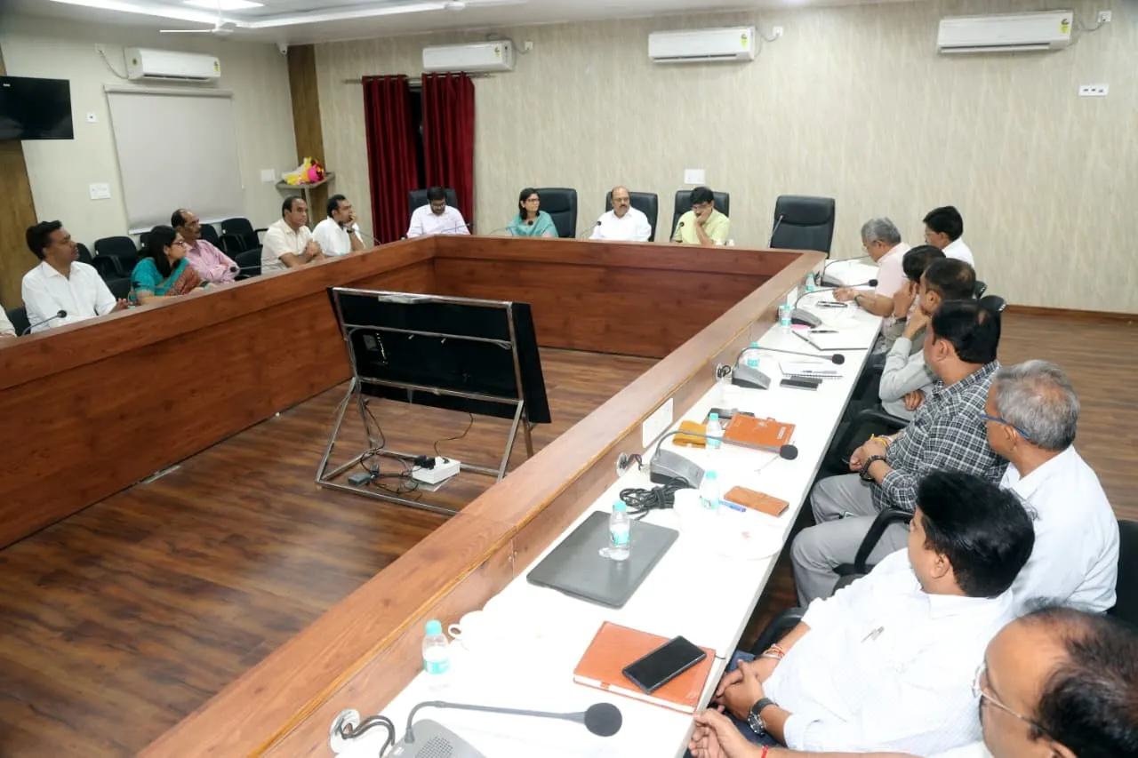 Madhya Pradesh प्रशासनिक इकाई पुनर्गठन आयोग की बैठक आयोजित