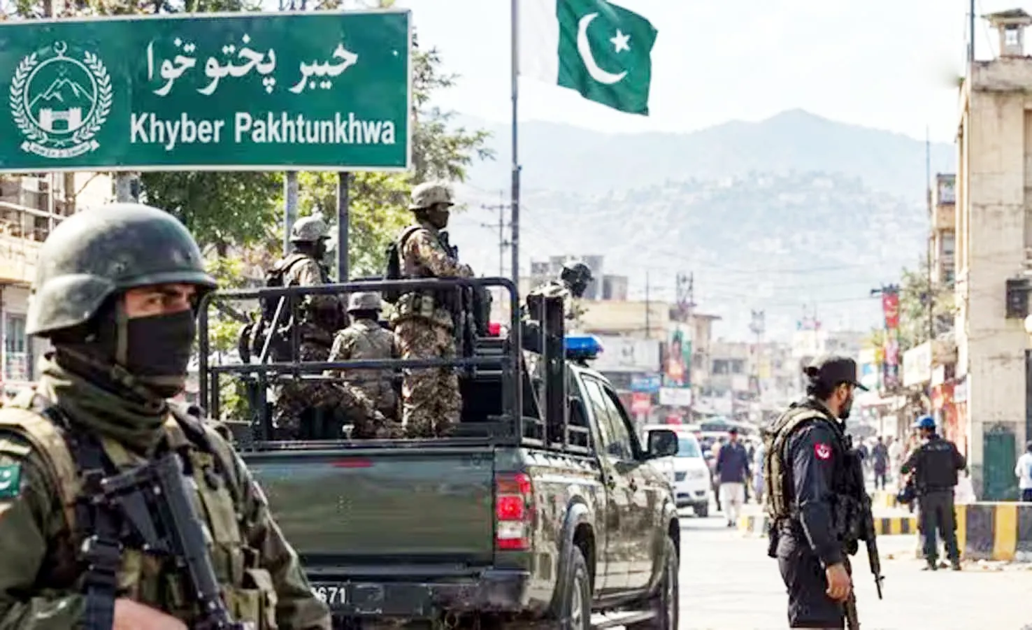 Pakistan में घमासान- प्रमुख नेताओं को लिया हिरासत में सेना प्रमुख पर लग रहे साजिश के आरोप