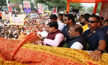 इंदौर में विशाल चुनरी यात्रा में शामिल हुए CM Dr. Yadav