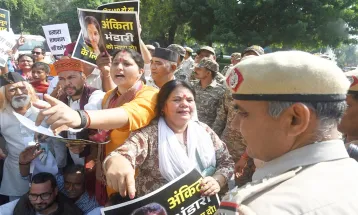 Ankita Bhandari हत्याकांड: पटियाला हाउस कोर्ट के बाहर प्रदर्शन, कई लोग हिरासत में