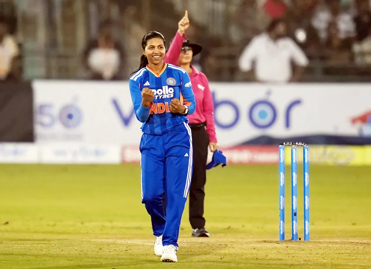 Nikki Prasad करियर की पहली दो गेंदों पर दो विकेट लेकर लेने वाली पहली भारतीय खिलाड़ी बनी