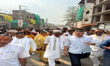 'Satya Sanatan Swabhiman Yatra' का भव्य आगाज, सैकड़ों साधु-संतों के साथ उज्जैन से अयोध्या के लिए रवाना हुए Digvijaya Singh