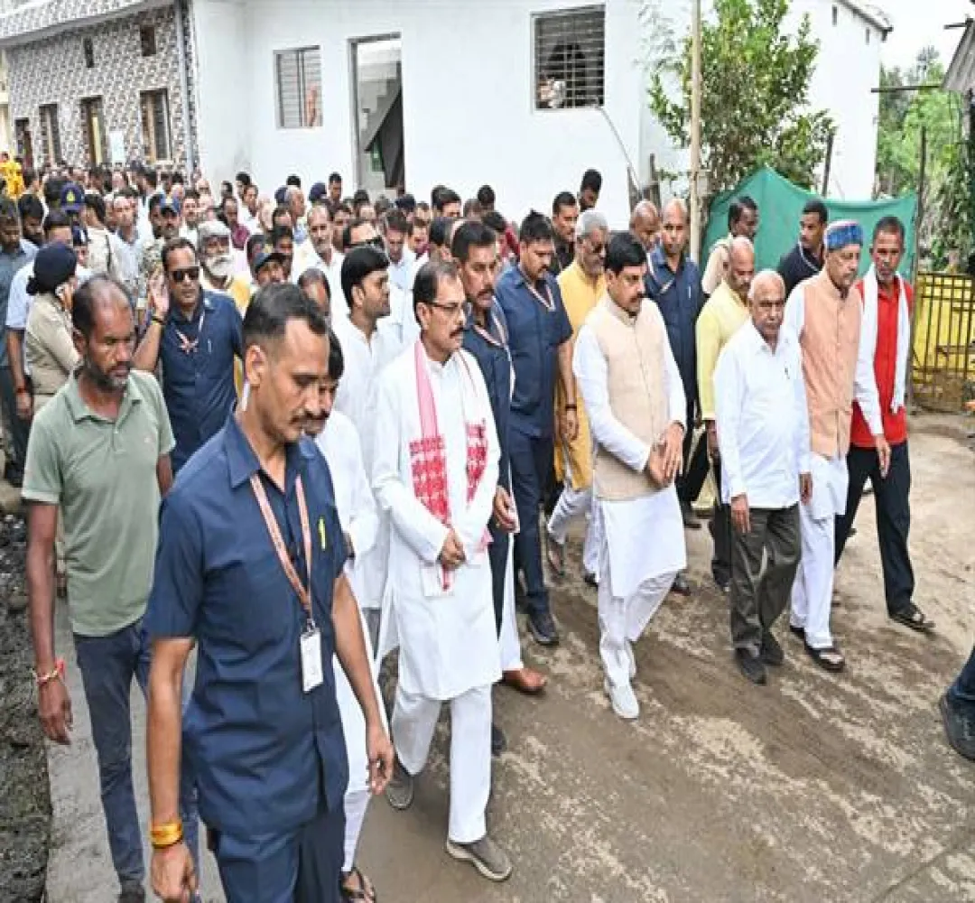 CM Dr. Yadav ने केंद्रीय कृषि मंत्री चौहान की माताजी को दी श्रद्धांजलि